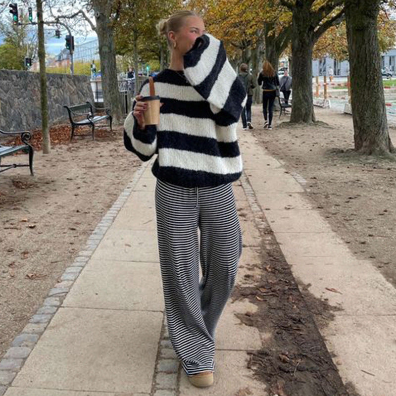 Valenzora | Cool Striped Trousers for a Fresh Look