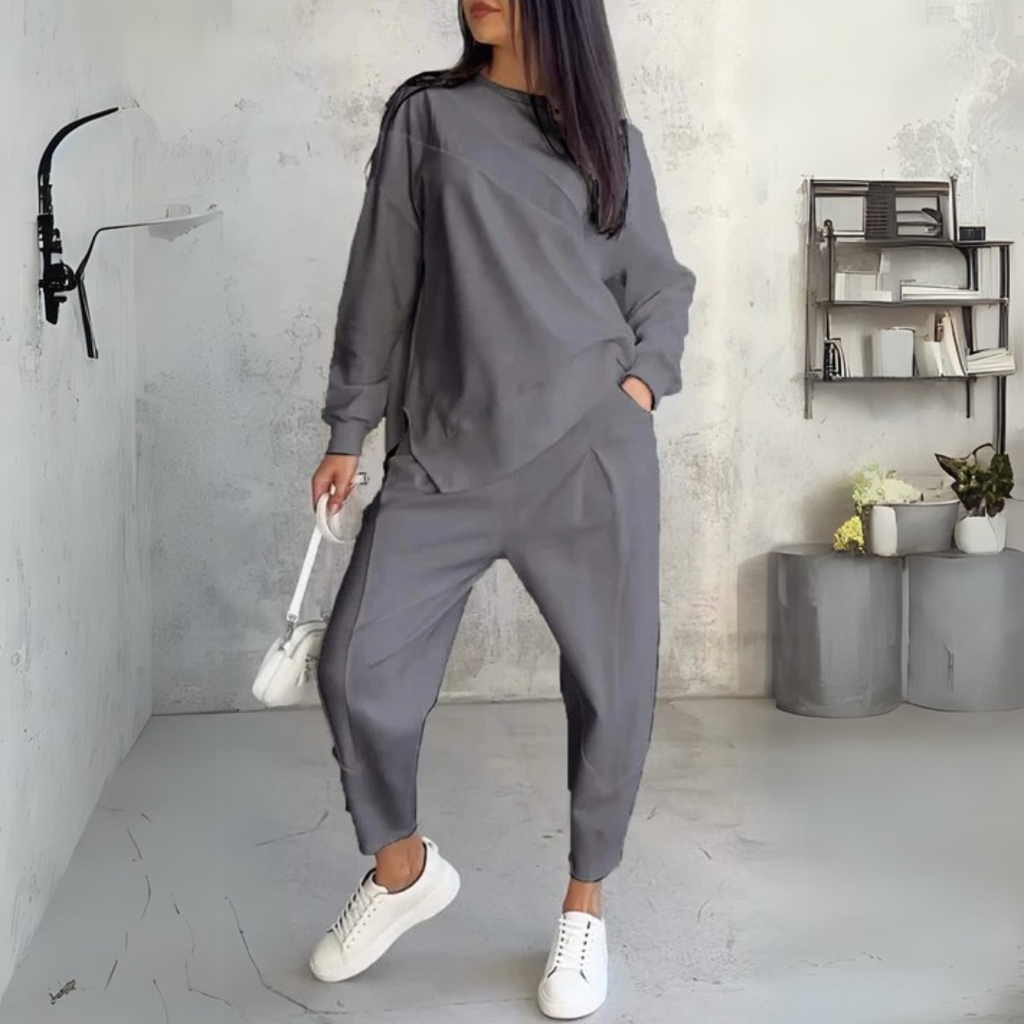 Valenzora | Leisure suit for comfort and style
