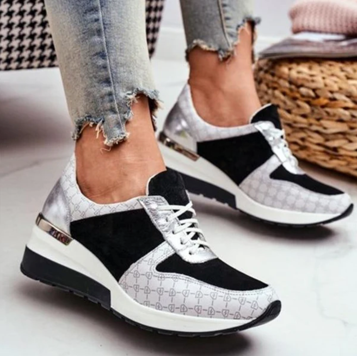 Valenzora | Stylish wedge sneakers