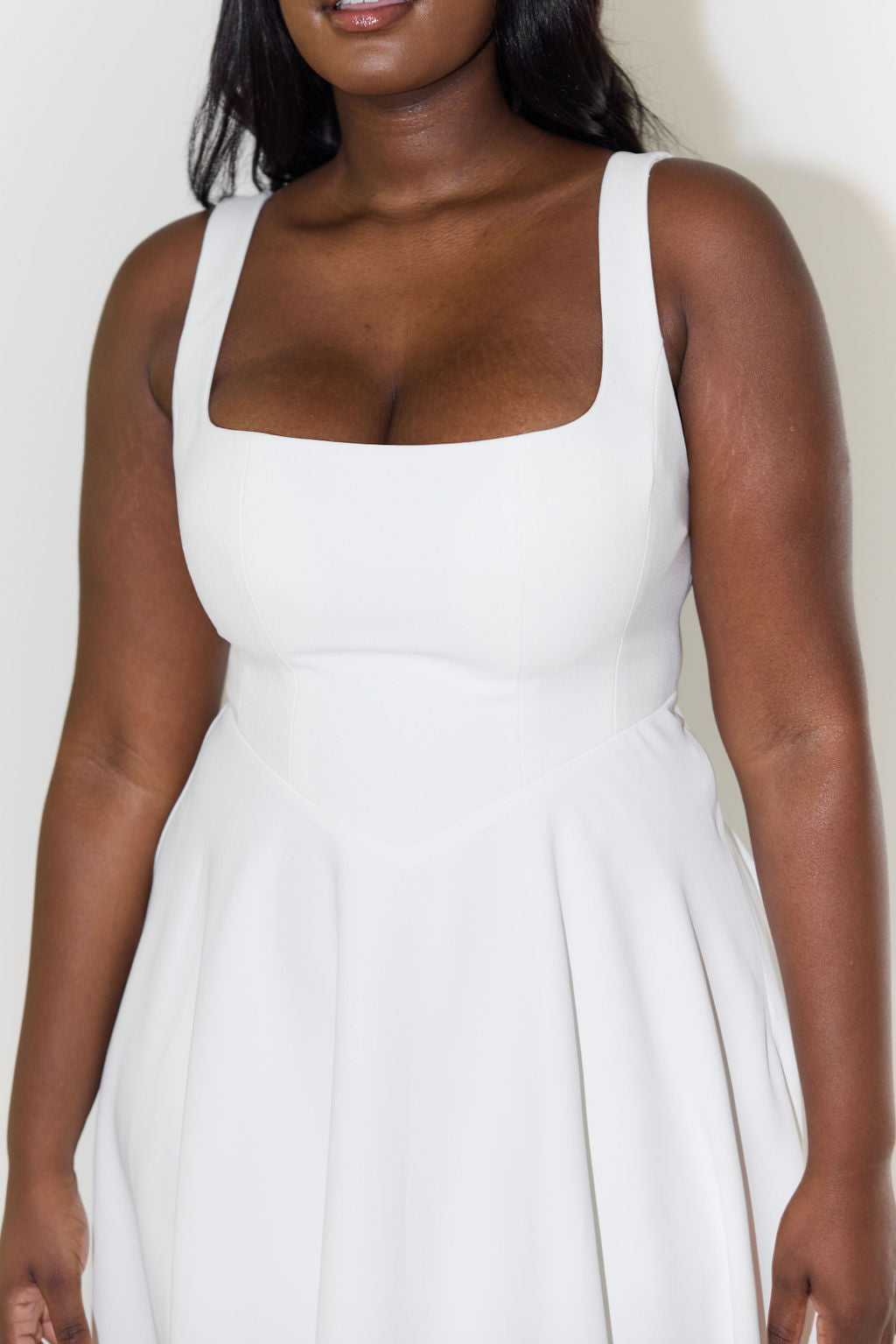 Valenzora | Midi dress with square neckline
