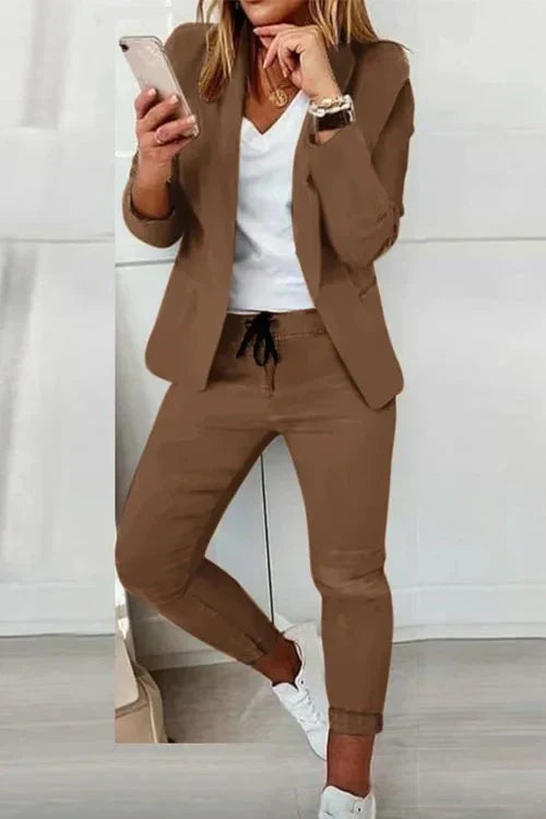 Valenzora | Long-sleeved blazer and trousers style