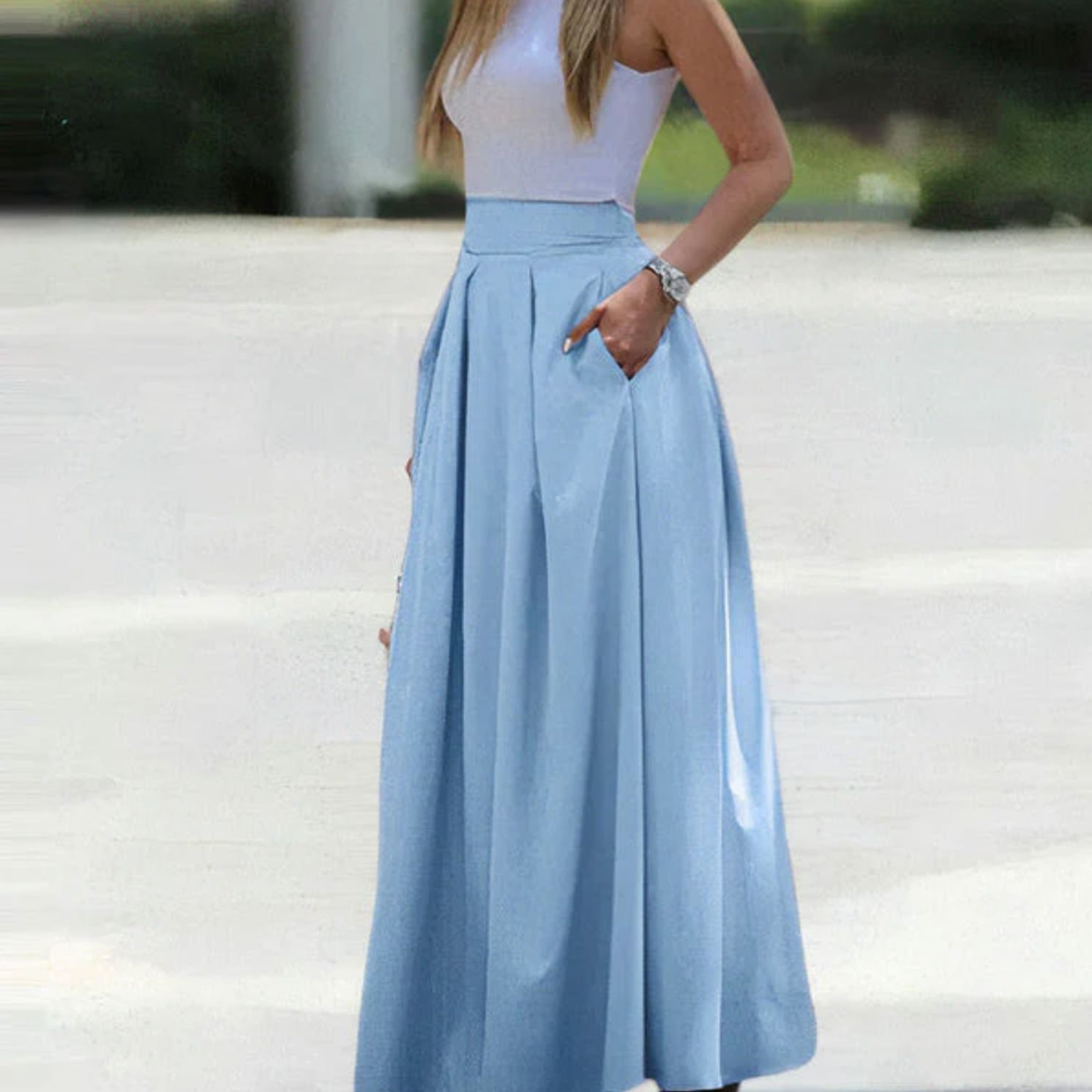 Valenzora | Elegant, pleated and loose skirt