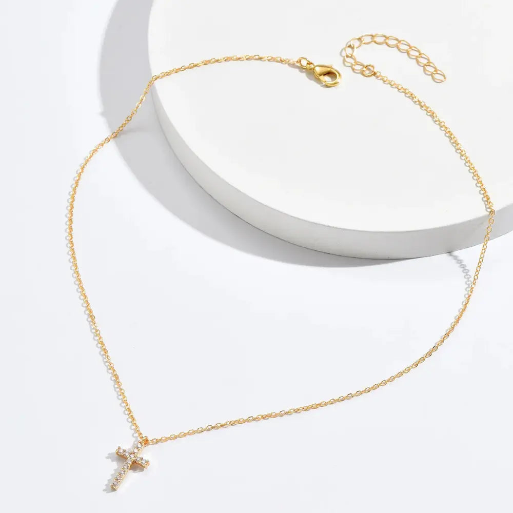 Valenzora | Halskette mit geprägtem Kreuz-Anhänger für Damen