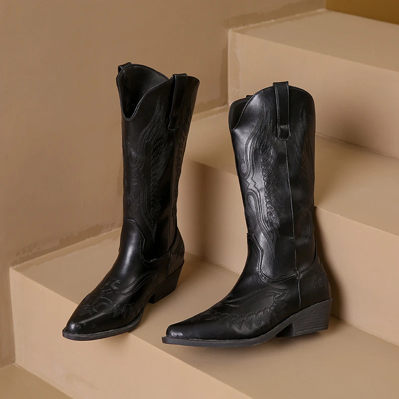 Valenzora | Western boots with detailed embroidery & low heel, women's cowboy boots