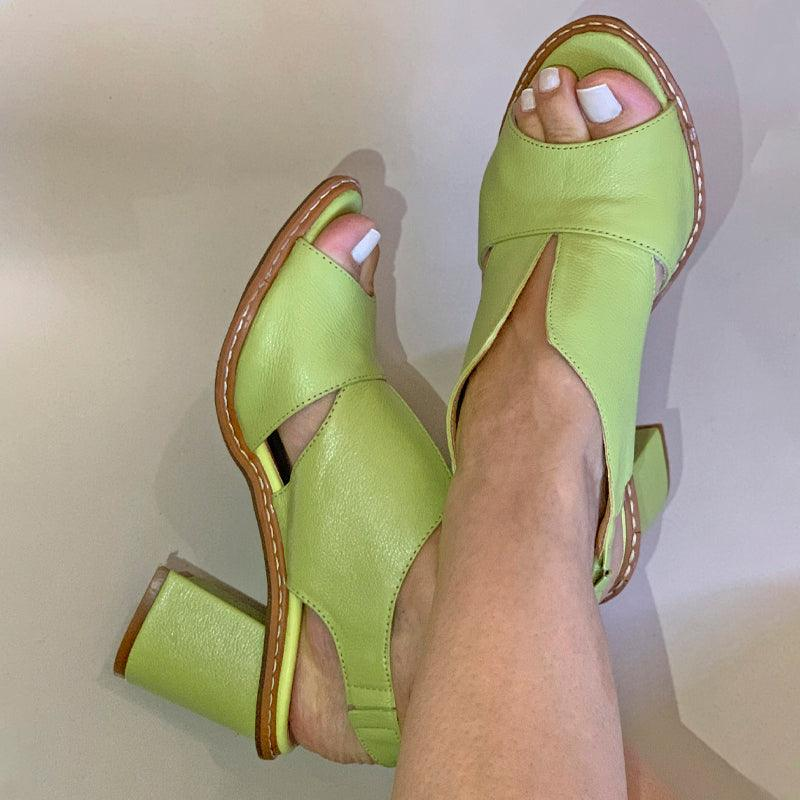 Valenzora | Unrivaled durability and timeless elegance in women's sandals made of genuine leather