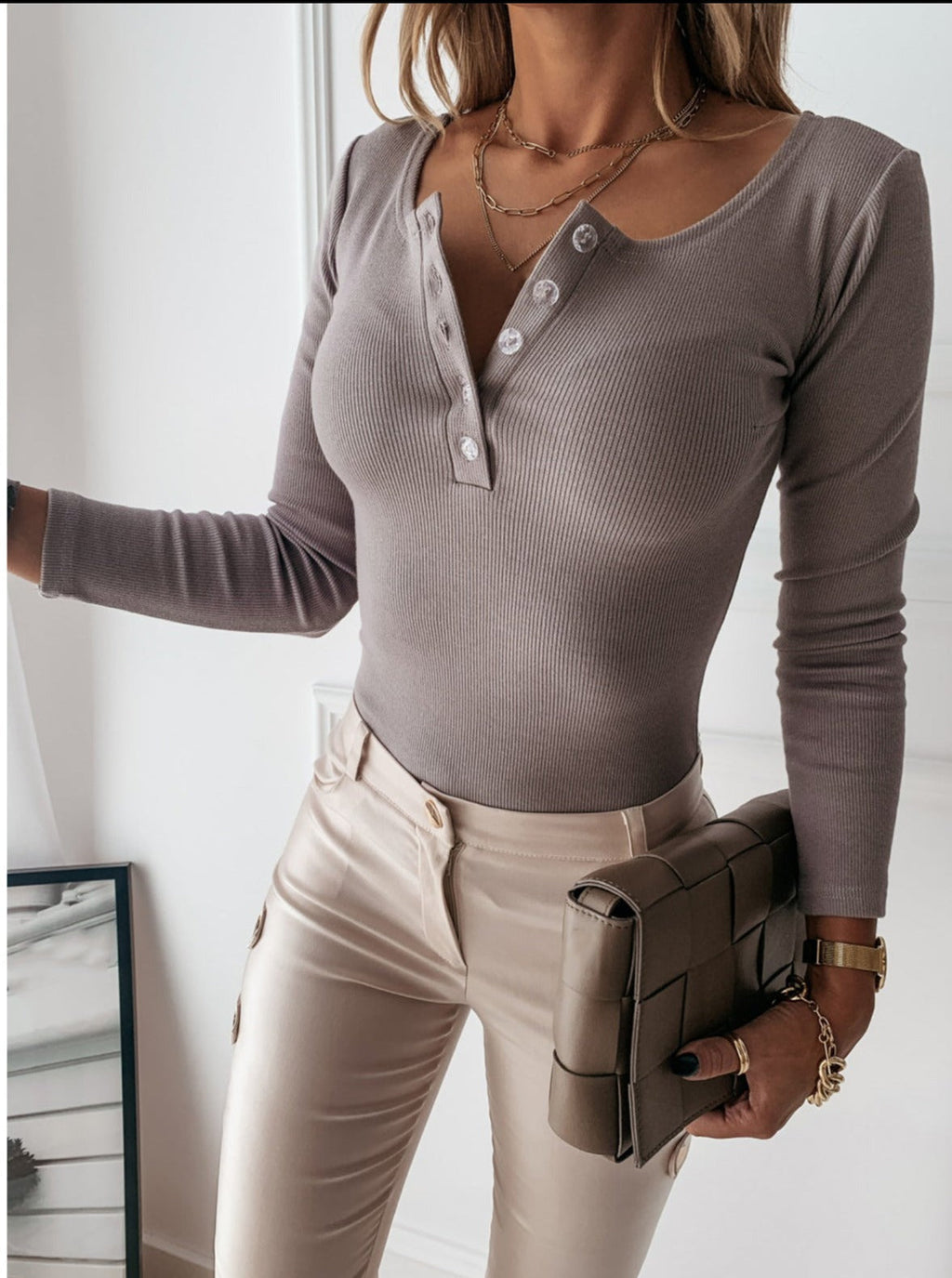 Carin Classic Ribbed Henley
