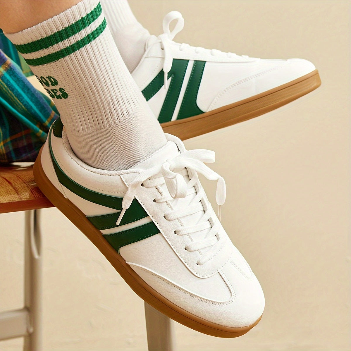 Valenzora | Comfortable women's sneakers in solid colors