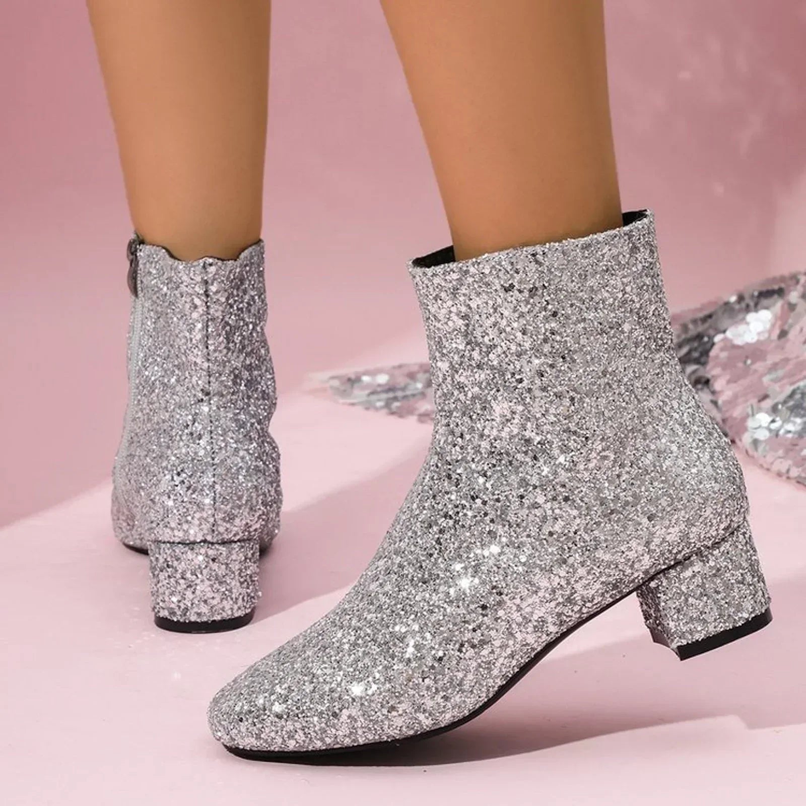 Valenzora | Fashionable ankle boot with block heel and side zipper