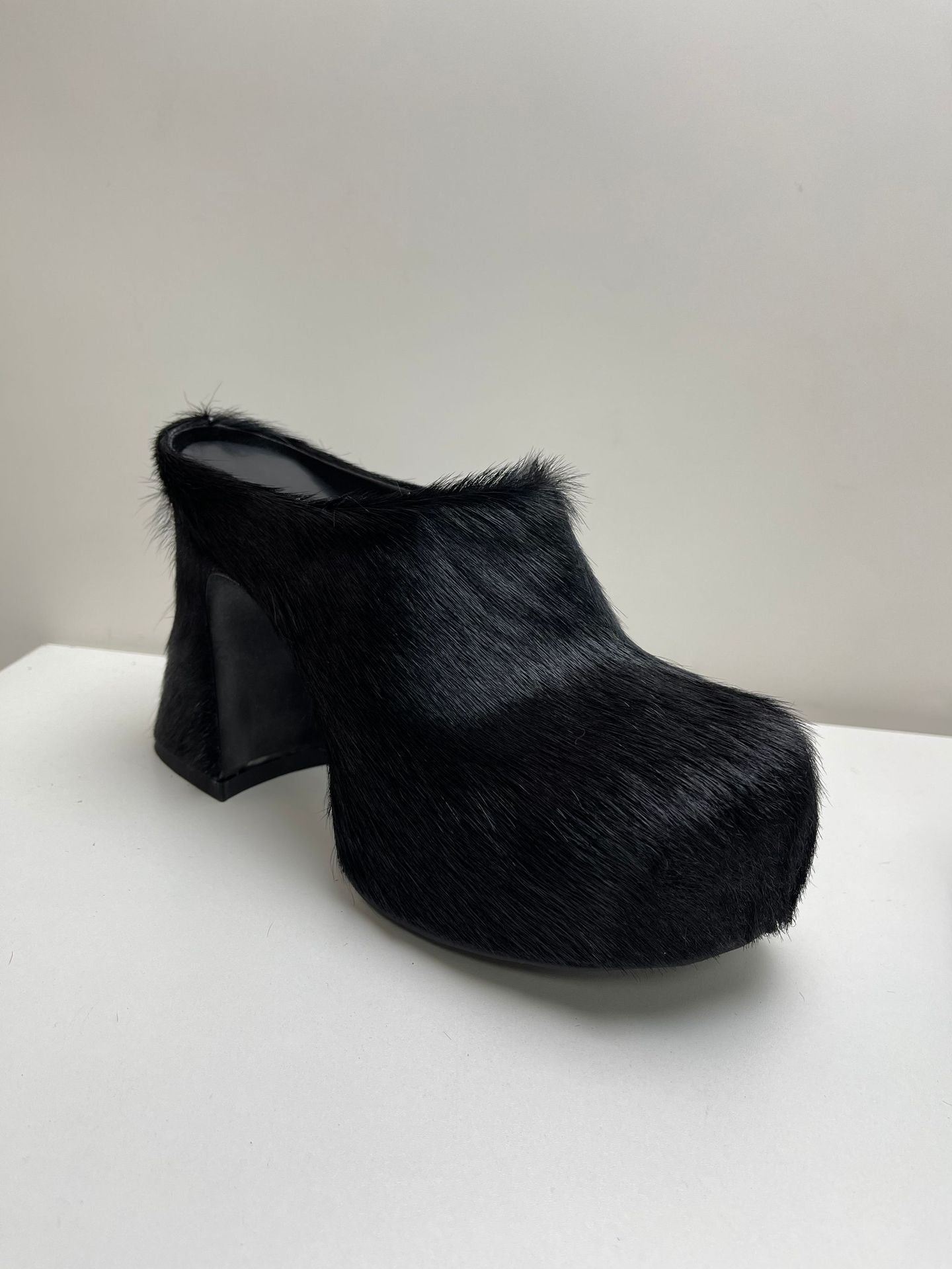 Valenzora | Closed Toe Horsehair Chunky Heel Waterproof Platform Slippers