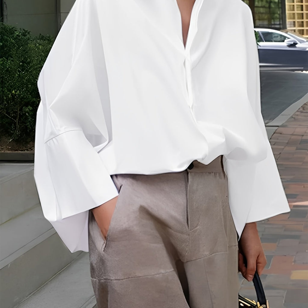 Valenzora | Timeless collared shirt with long cuffed sleeves