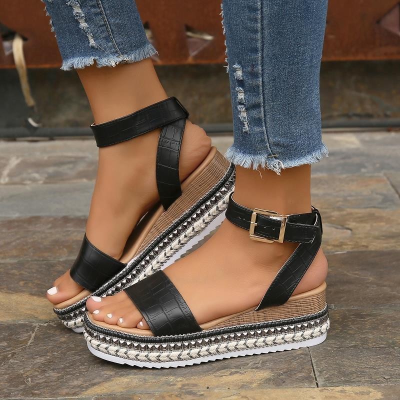 Valenzora | Sommersandalen mit Schnallenriemen und Plateau