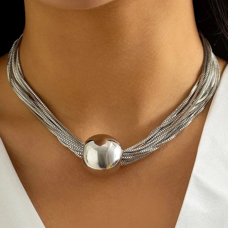 Valenzora | Shiny Necklace For A Luxurious Look