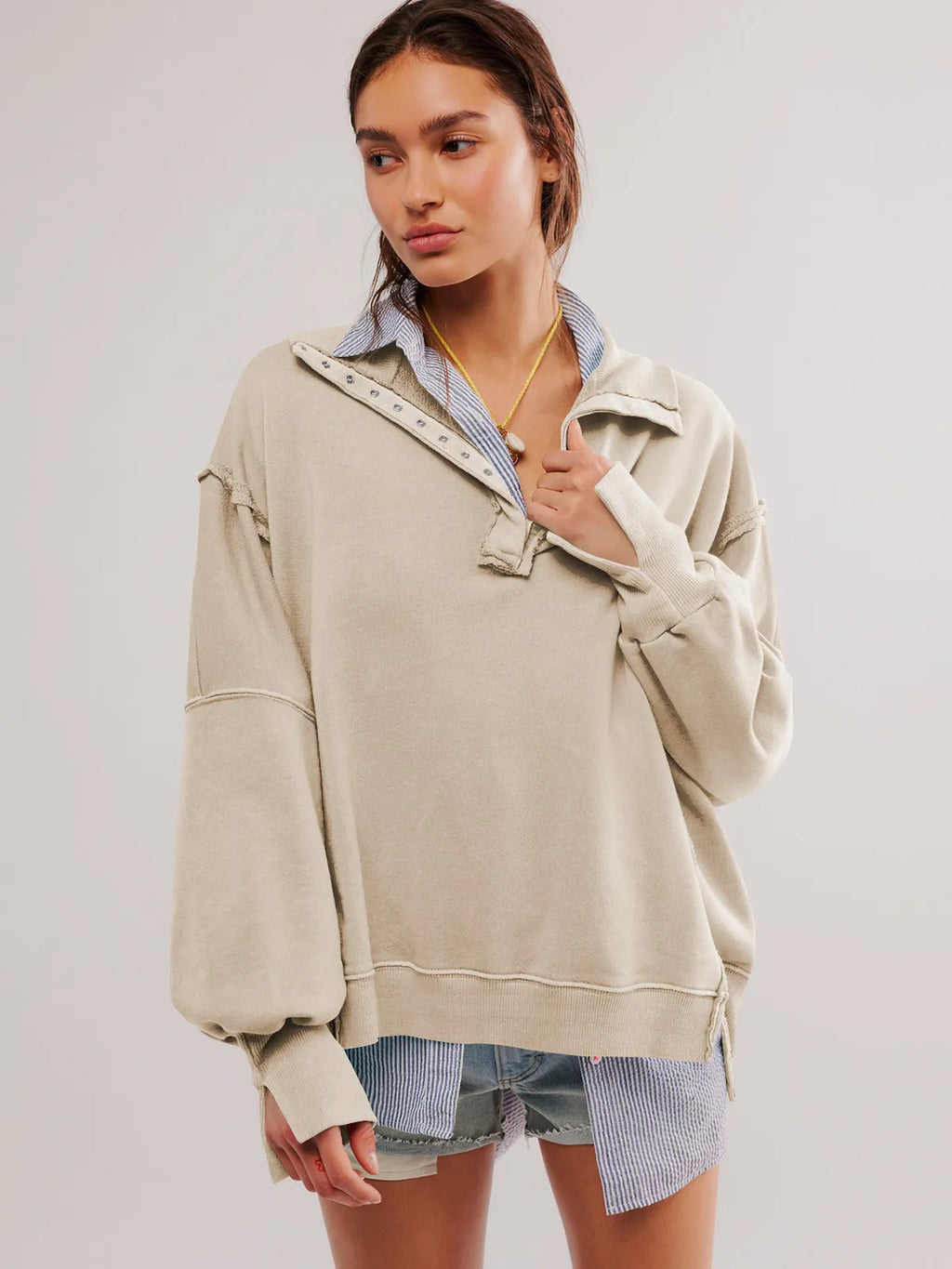 Valenzora - Casual sweatshirt with buttons and lamp sleeves