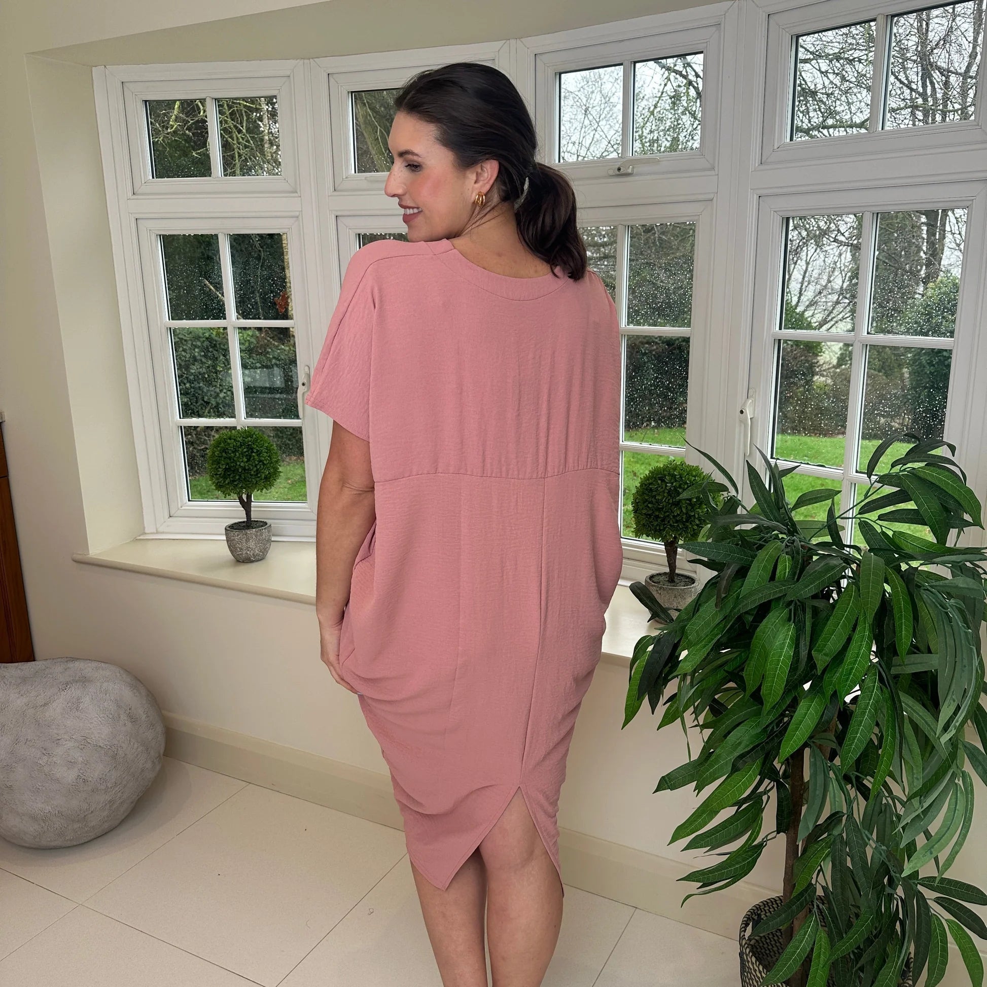 Kleid mit V-Ausschnitt | Unser Bestseller 2026