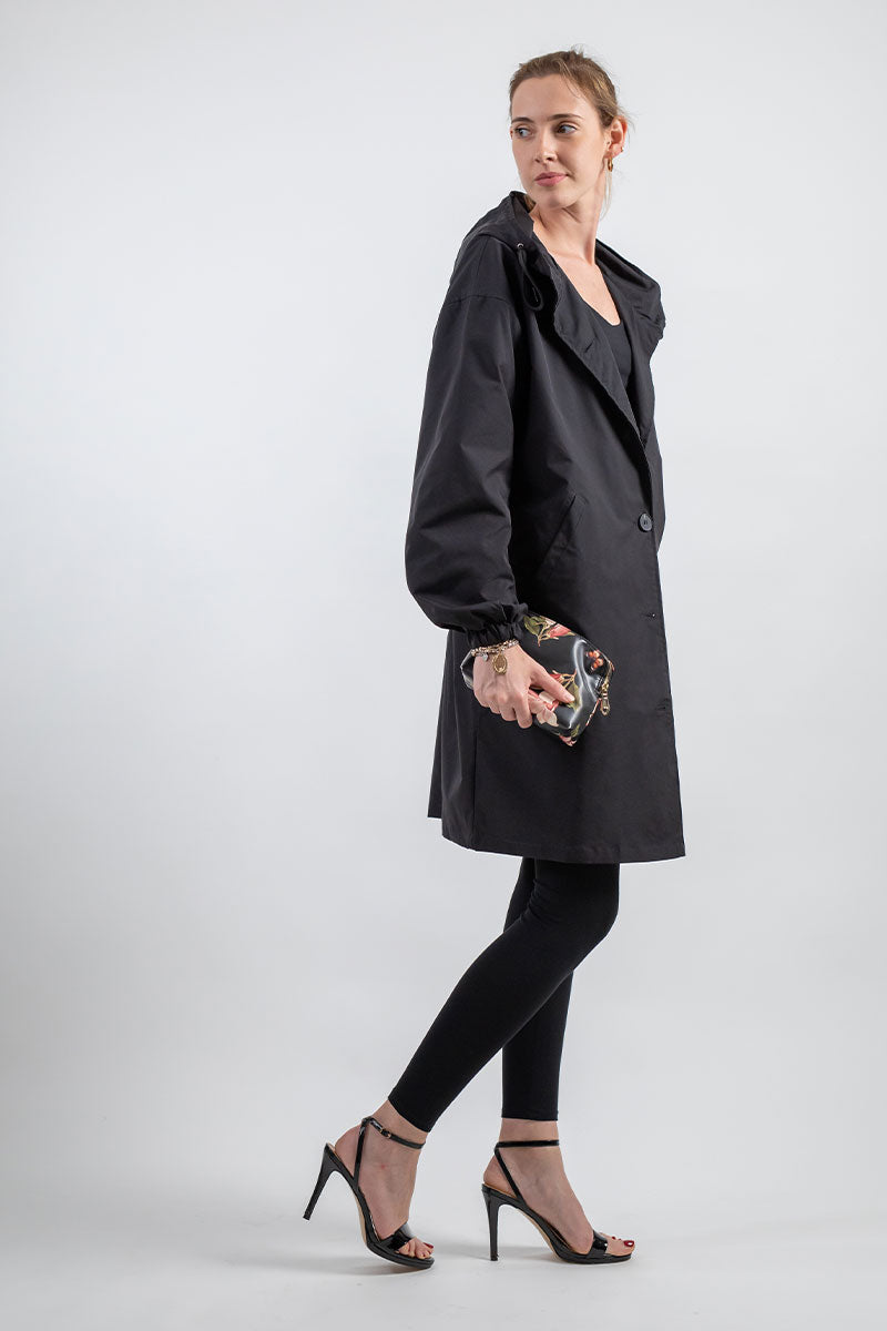 Waterproof windbreaker with hood in oversize rain jacket