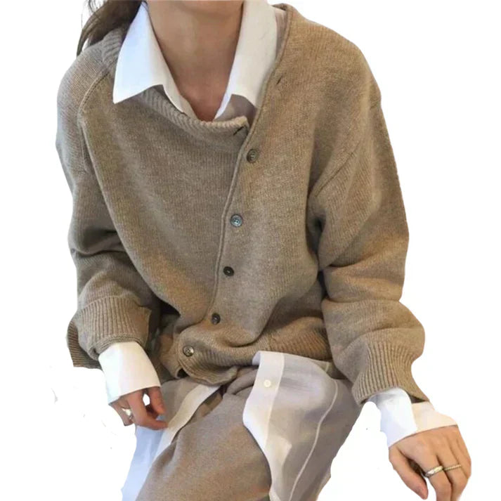 Valenzora | Weicher Cardigan mit diagonaler Knopfleiste