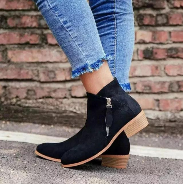 Valenzora | Women's suede boots with a comfortable fit and zipper