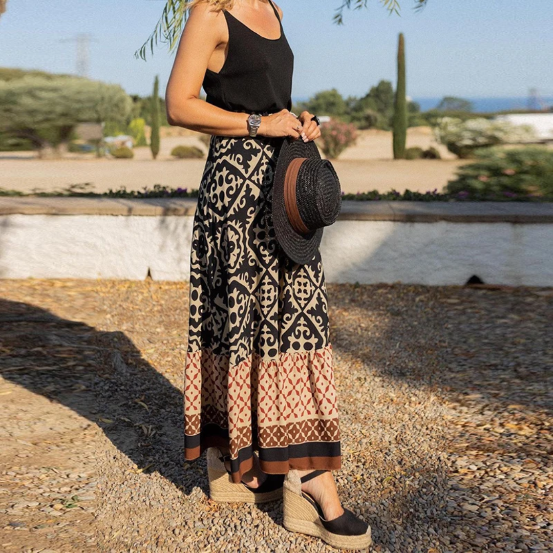 Valenzora | Trendy high-waisted skirt with geometric pattern