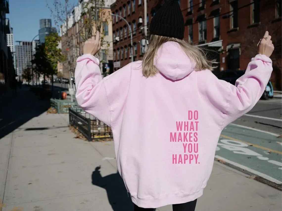 Valenzora - Women's Hoodie - Casual street style with lettering