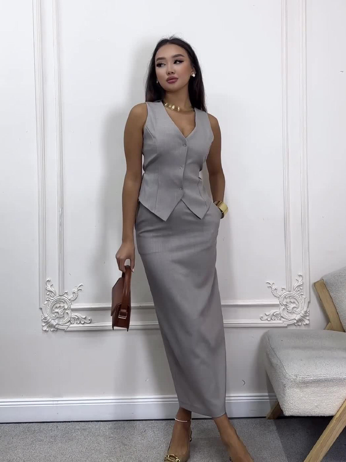 Valenzora | Solid color sleeveless vest & skirt suit