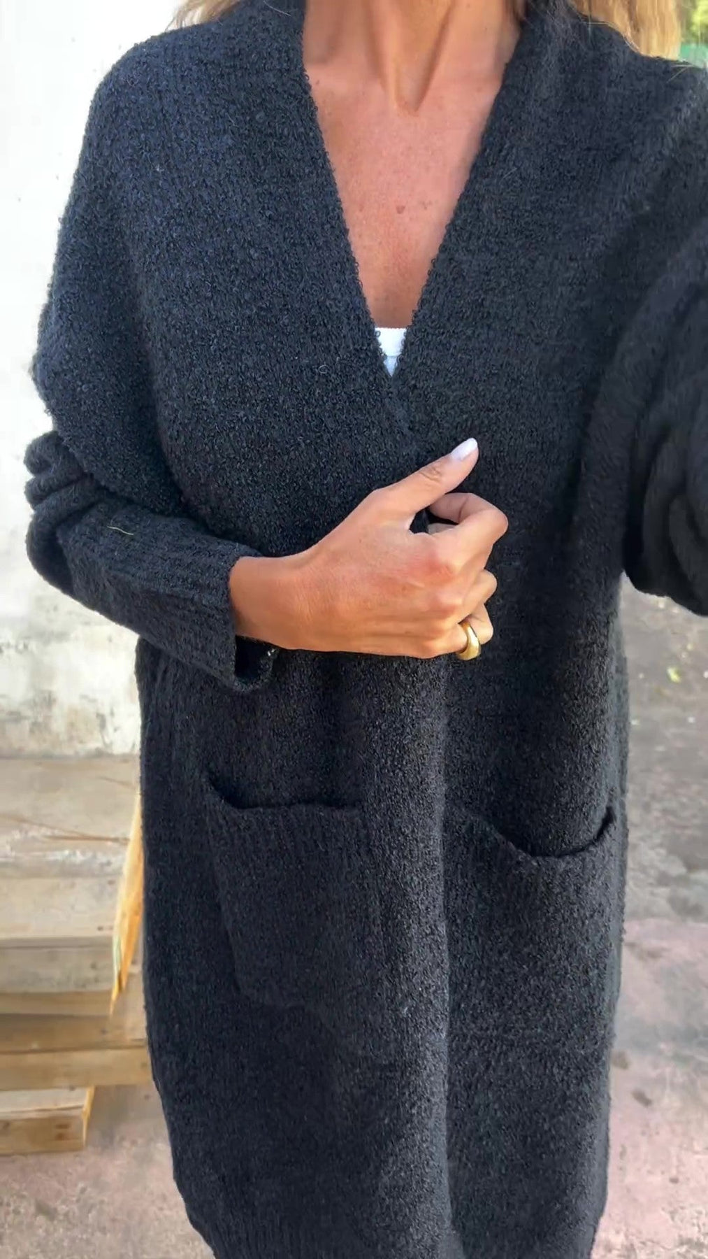 Valenzora | Lightweight cardigan for women. Perfect combination of style and comfort.