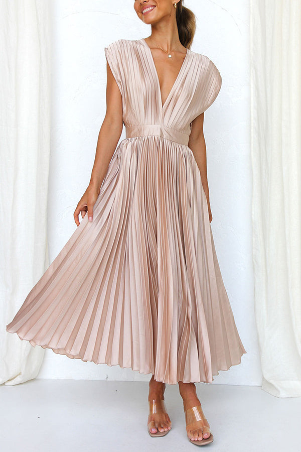 Valenzora | Hello Beautiful Satin-Plissee-Midikleid
