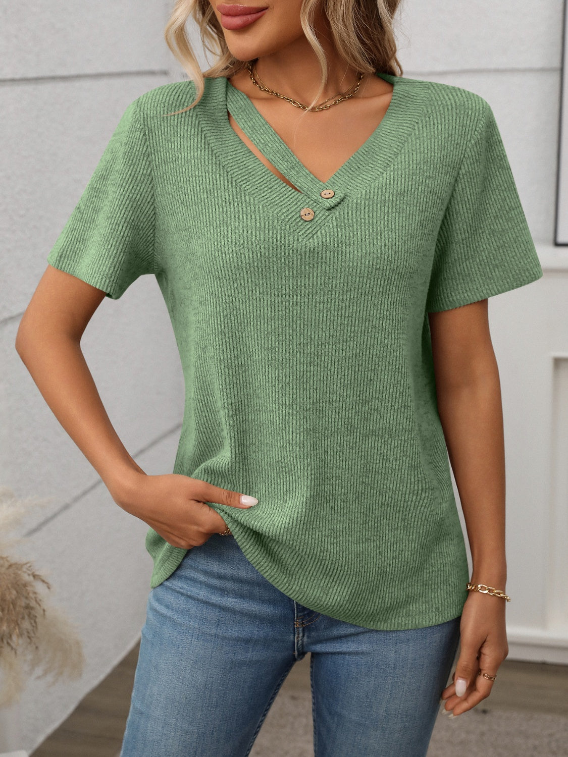 Valenzora | Ribbed V-neck short-sleeved T-shirt