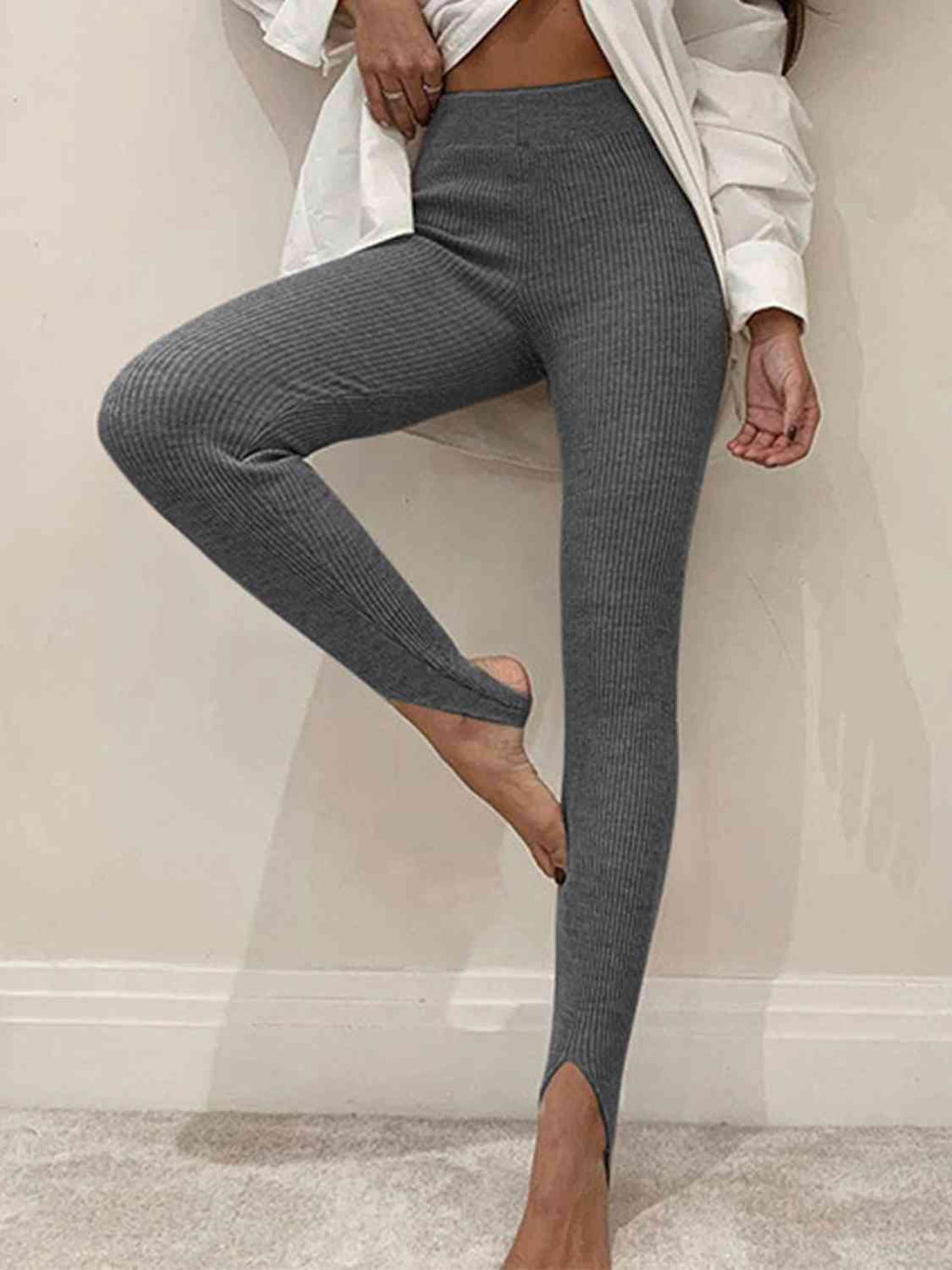 Valenzora | Ribbed Mid-Waist Leggings