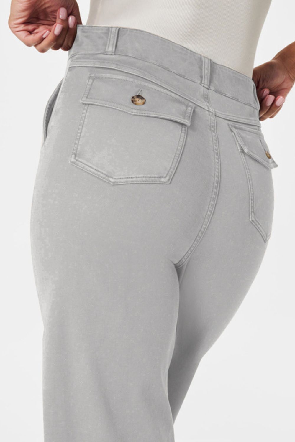 Valenzora | High-waisted jeans with pockets: Classic, stylish and versatile