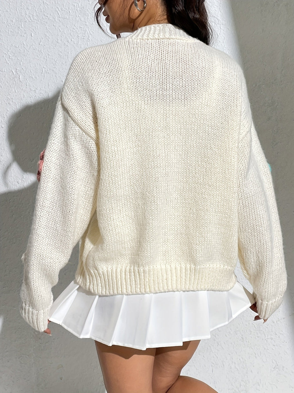 Valenzora | Stilvolle Strickjacke aus Wolle mit Blumenmuster