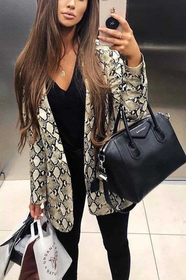 Valenzora | Lockere Blazer mit Schlangenmuster am Revers