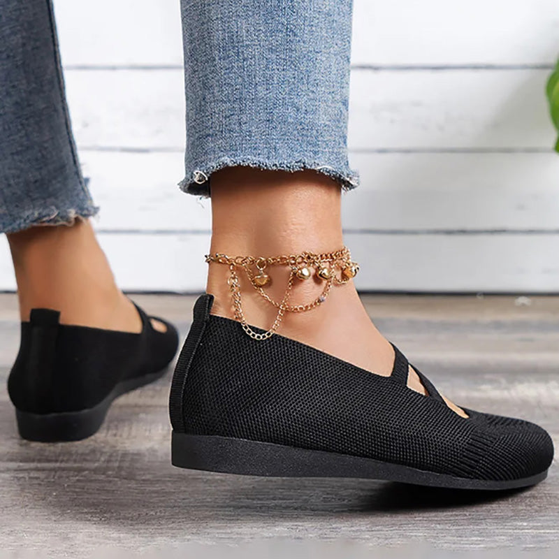 Valenzora | Flat slippers with strap across the instep and flat sole for women