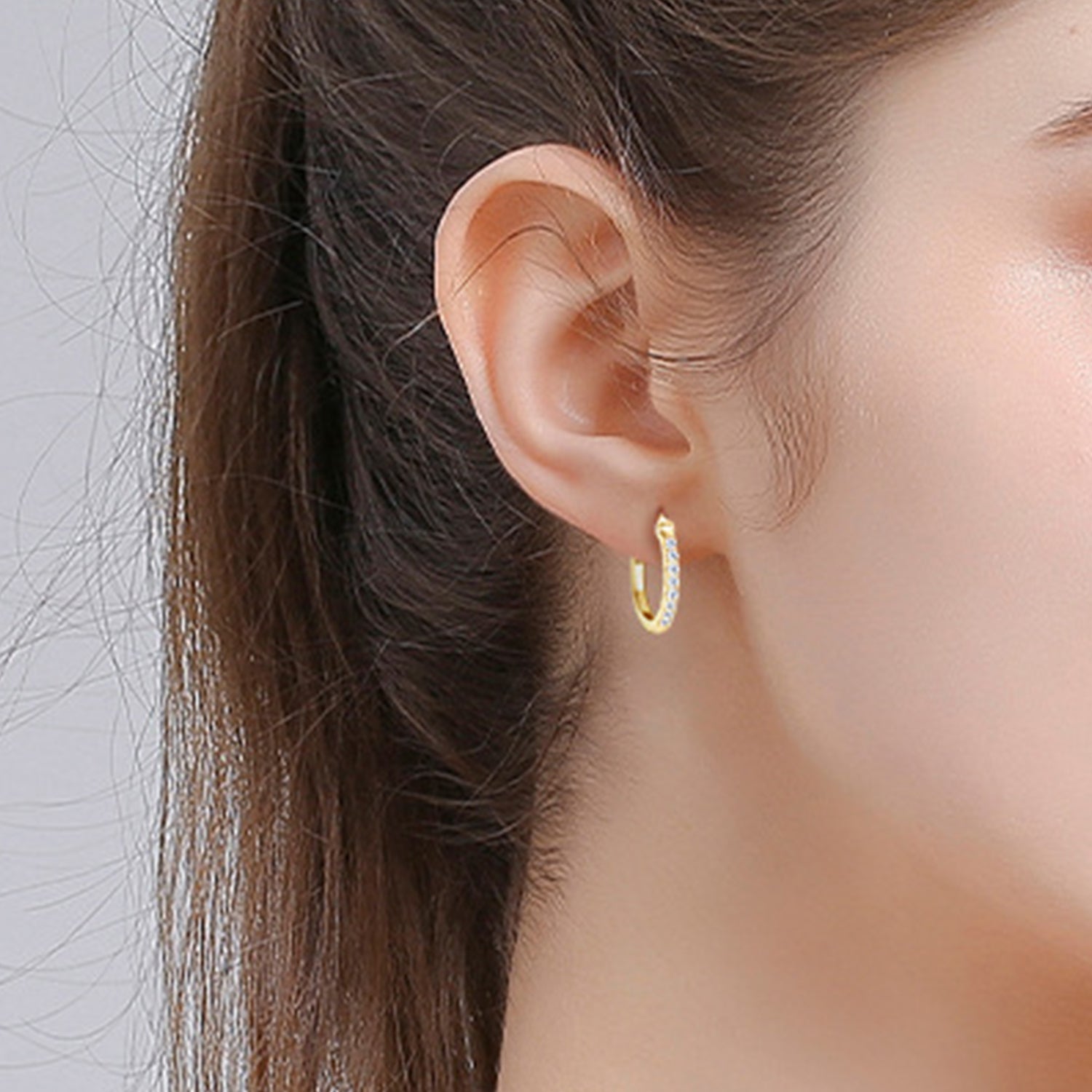 Valenzora | 925 Sterling Silver Moissanite Huggie Earrings