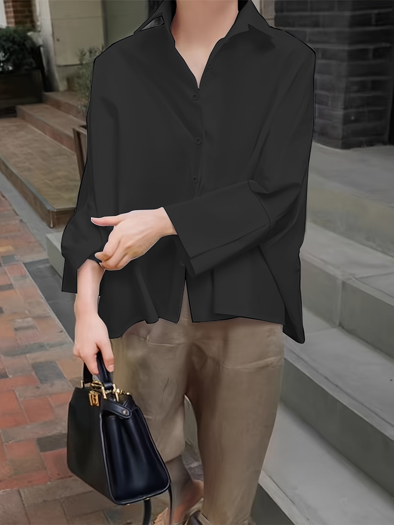 Valenzora | Timeless collared shirt with long cuffed sleeves