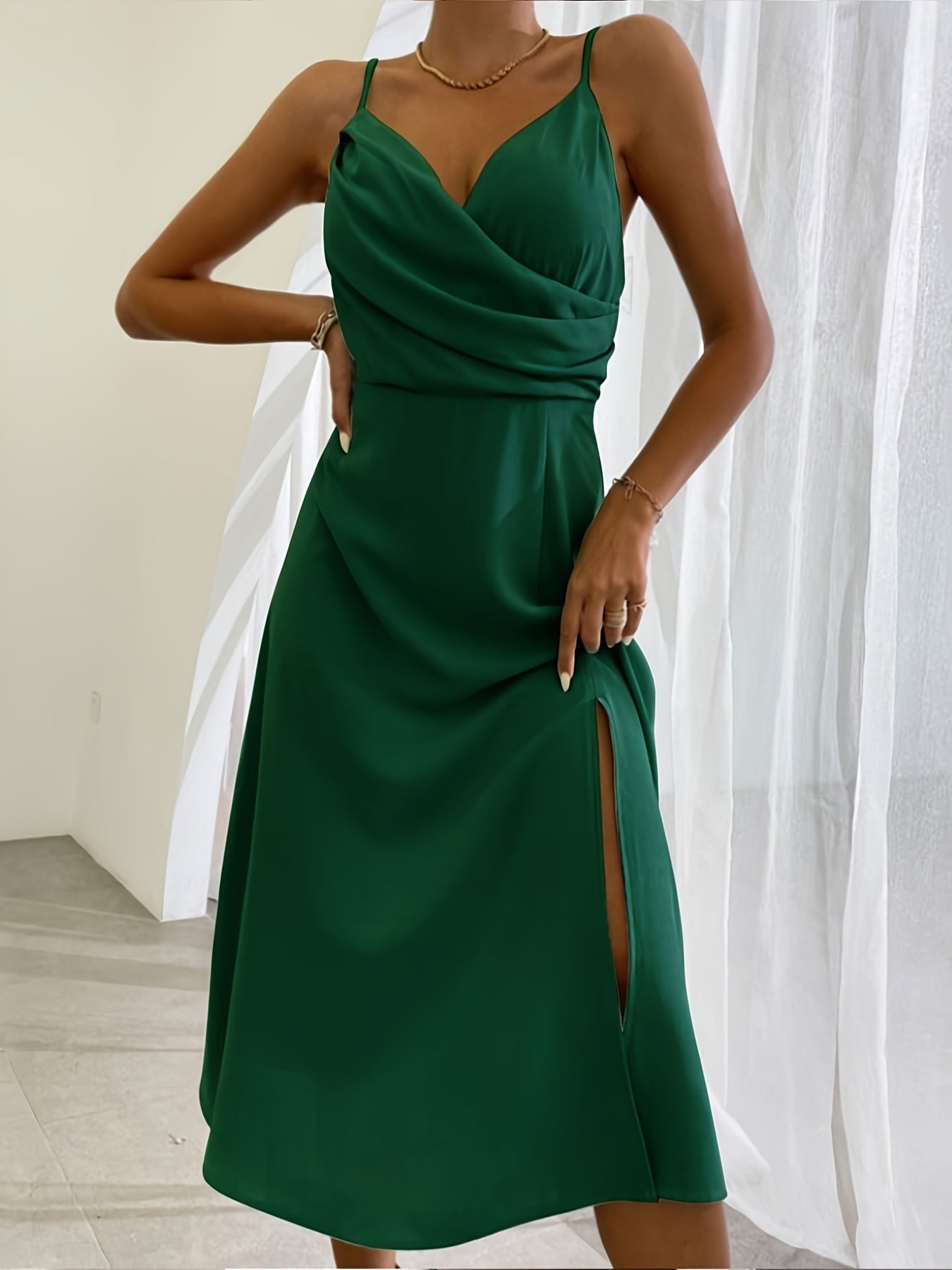 Valenzora | V-neck midi dress with print and slit