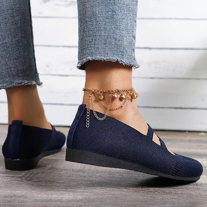 Valenzora | Flat slippers with strap across the instep and flat sole for women