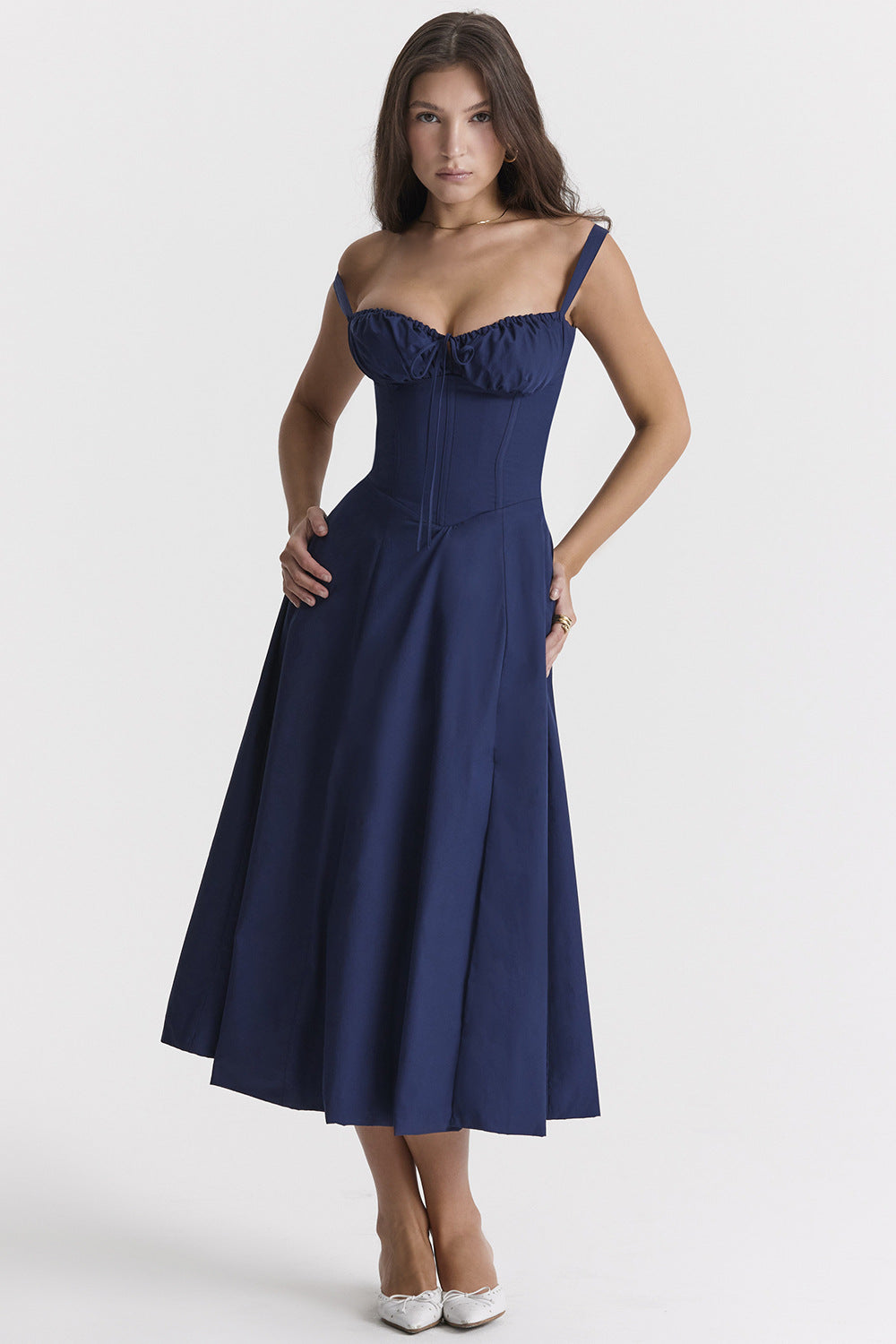 Valenzora schulterfreies Kleid für Damen mit französischem Flair und verführerischem Hüftschlitz