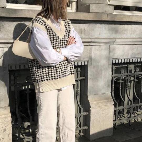 KNITTED SWEATER VEST