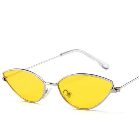 Valenzora | Retro Cat Eye Sunglasses Made of Premium Vegan Leather