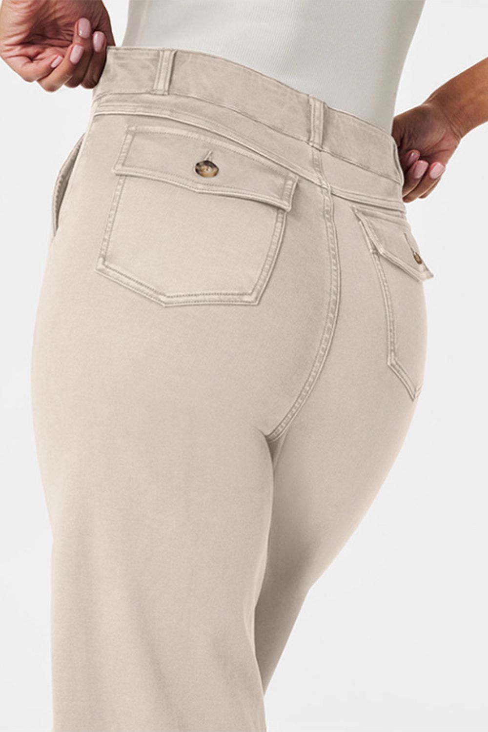 Valenzora | High-waisted jeans with pockets: Classic, stylish and versatile