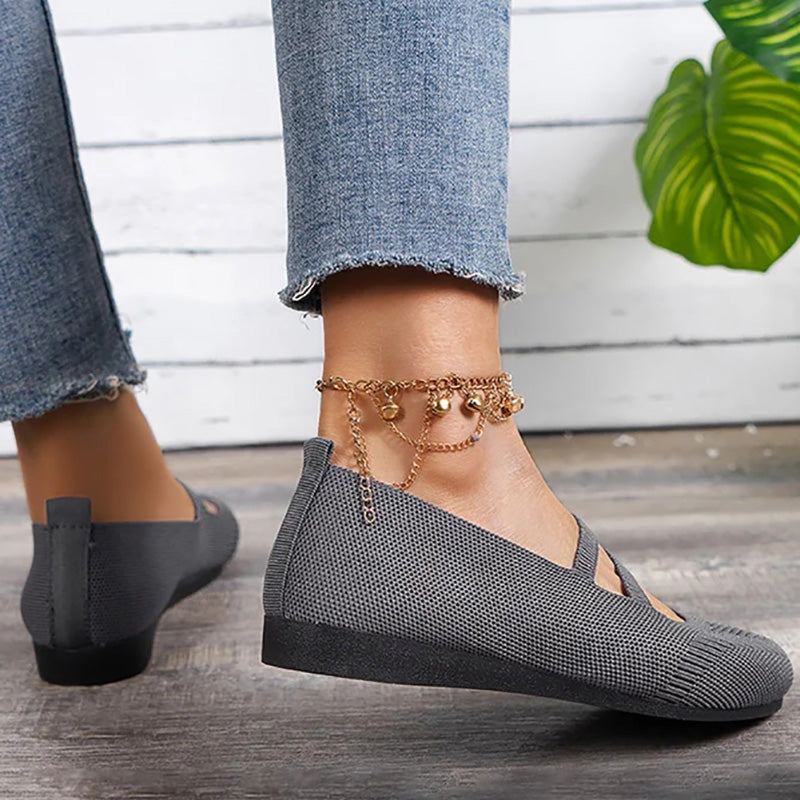 Valenzora | Flat slippers with strap across the instep and flat sole for women