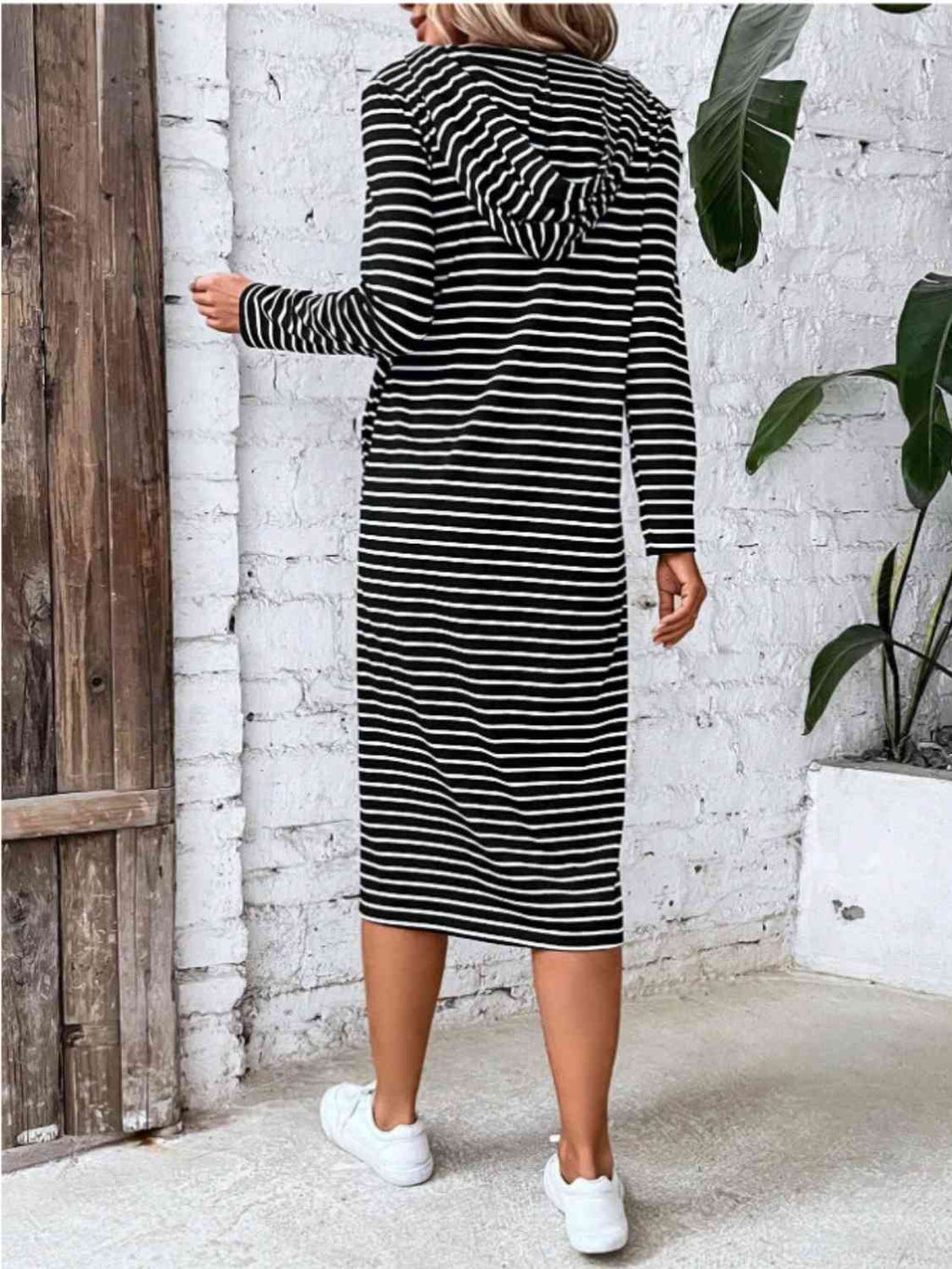 Valenzora | Gestreiftes Kapuzenkleid mit Reißverschluss