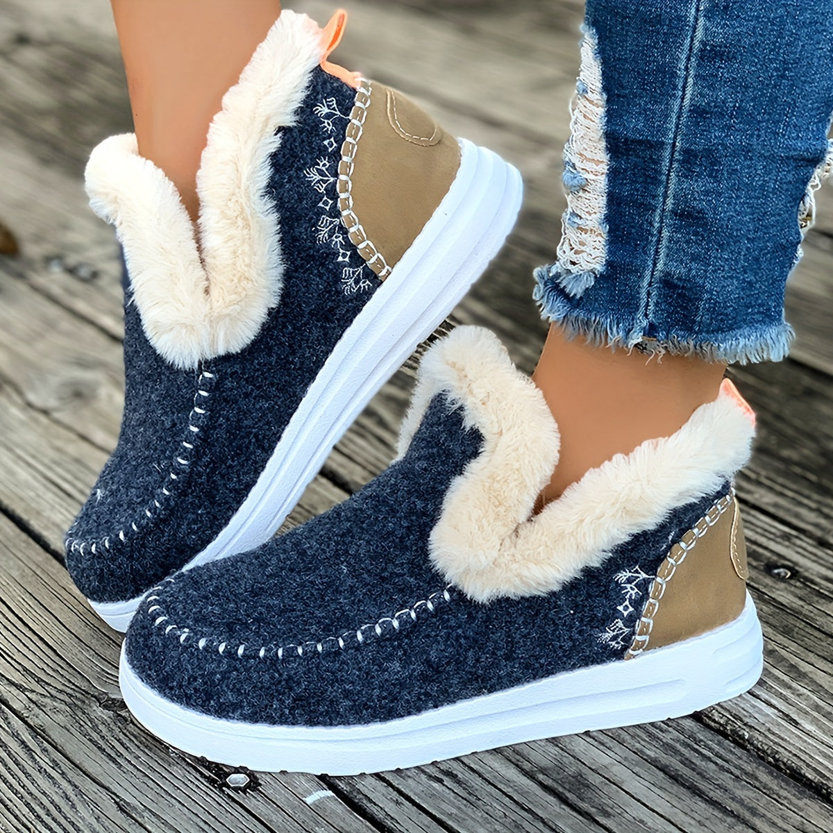 Valenzora | Cozy winter slippers for women: fleece lining, PU sole and soft fabric construction