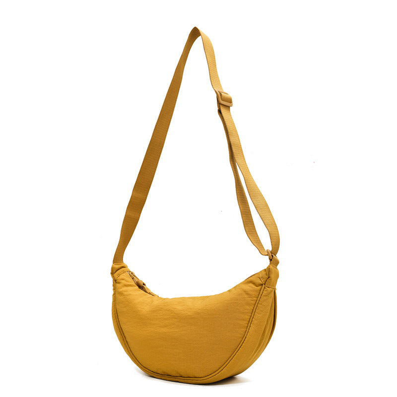 Valenzora | Crescent-shaped bag