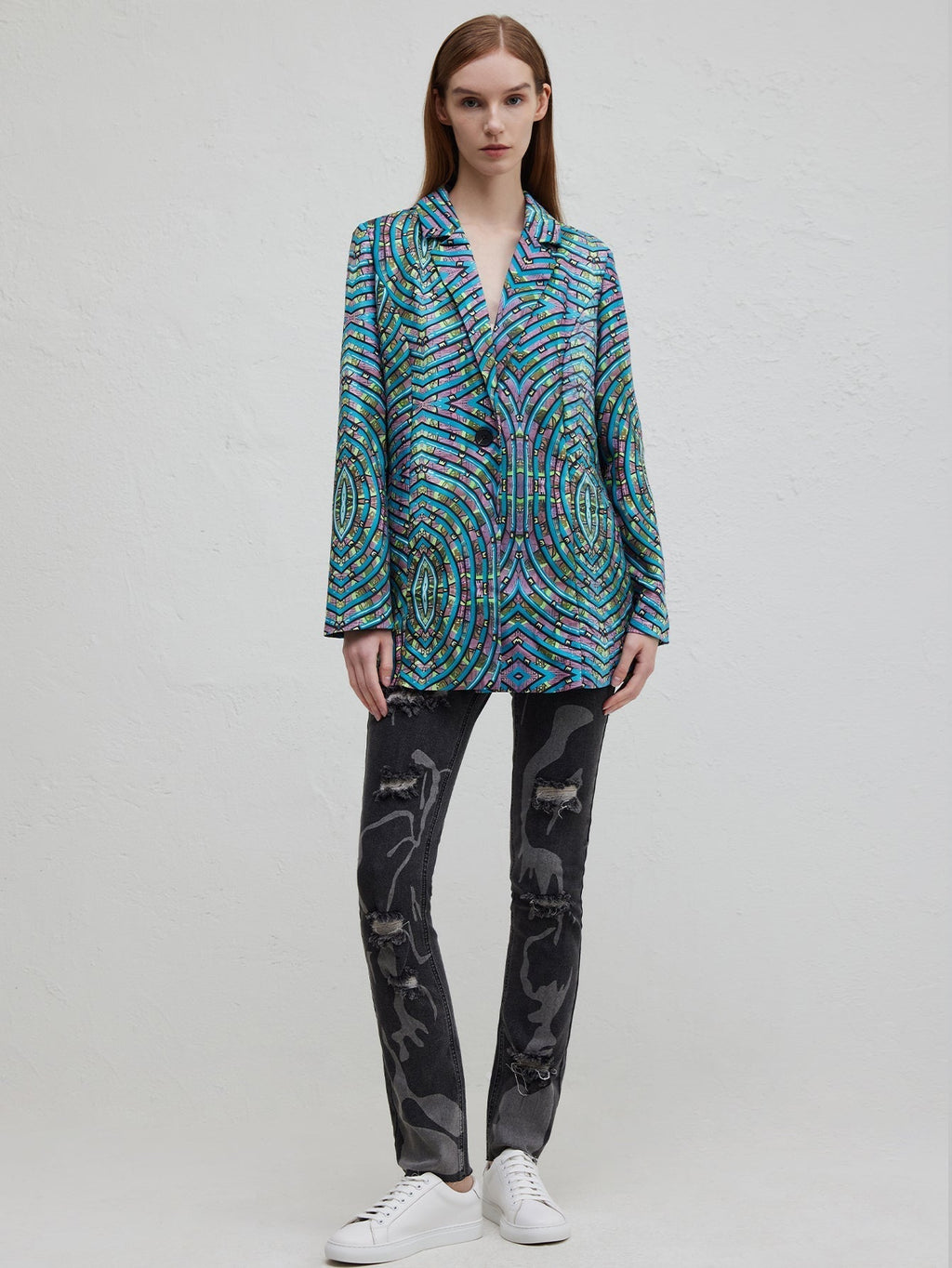 Valenzora | Stylish office suit in a blue abstract pattern
