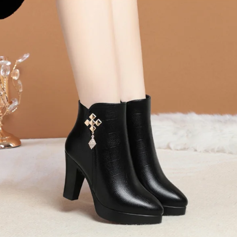 Valenzora | Elegant women's ankle boots with non-slip sole and comfort