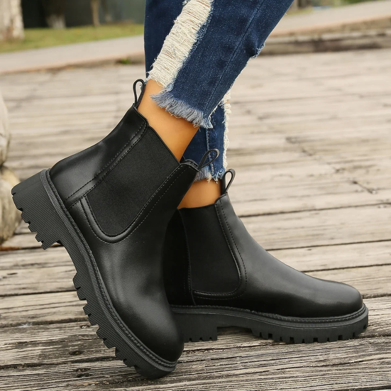 Valenzora | Women's leather Chelsea boots with pull tabs
