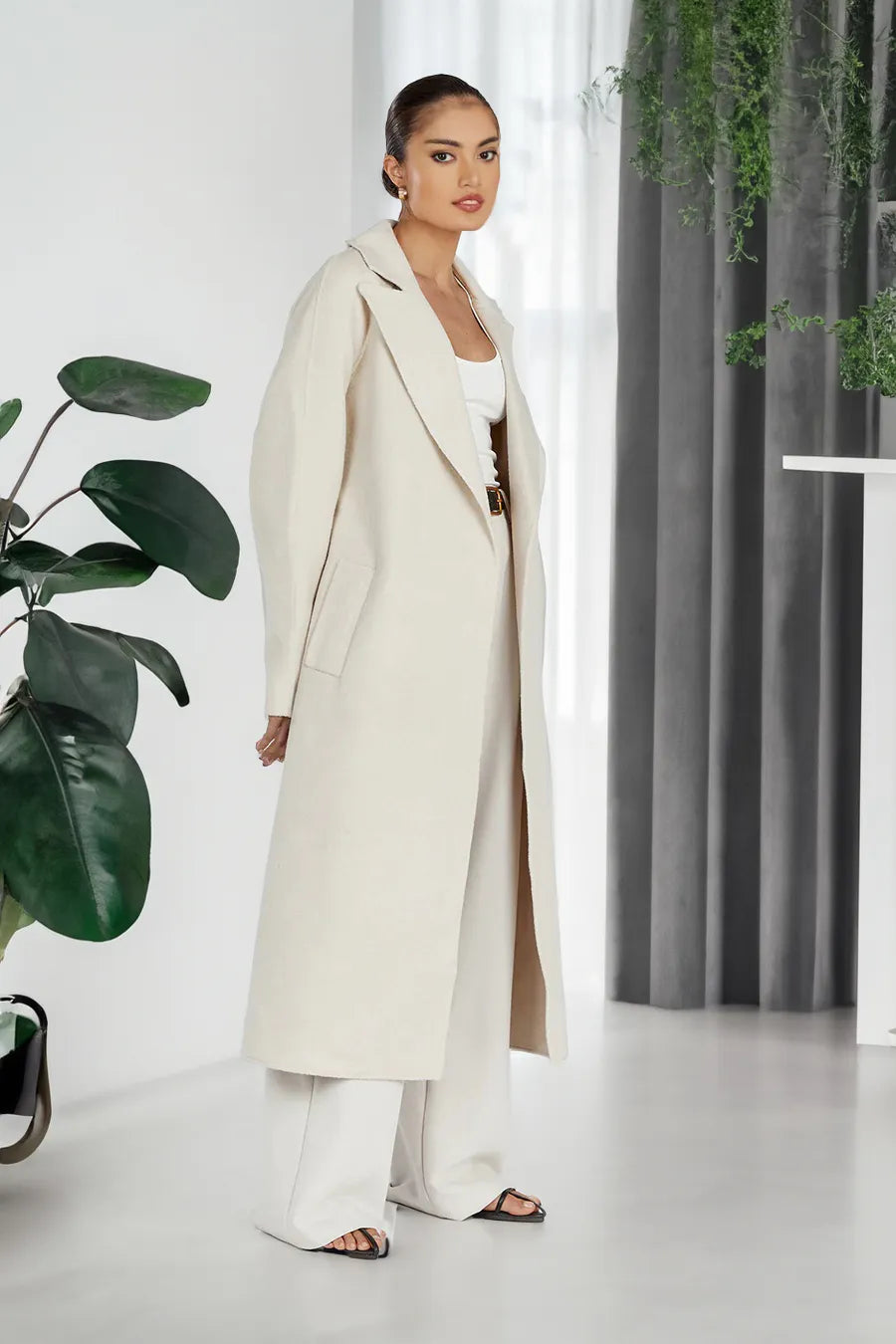 Valenzora Trench Coat | Stylish long women's trench coat in an oversized style