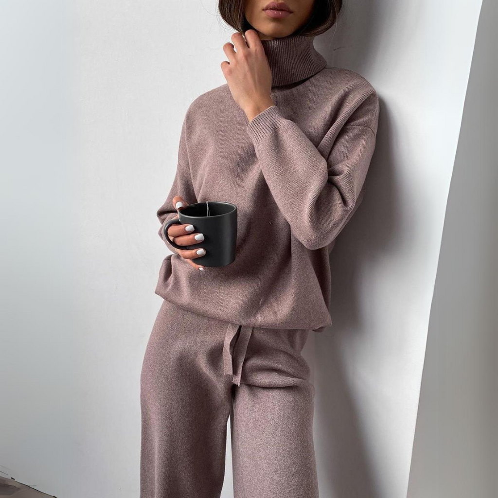Valenzora | Bequemes 2-teiliges Set bestehend aus einem Rollkragenpullover und einer langen Hose