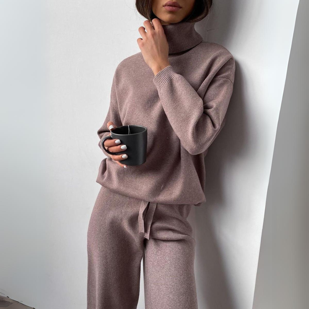 Valenzora | Comfortable 2-piece set consisting of a turtleneck sweater and long trousers